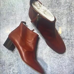 Elegant Brown Heeled Boots